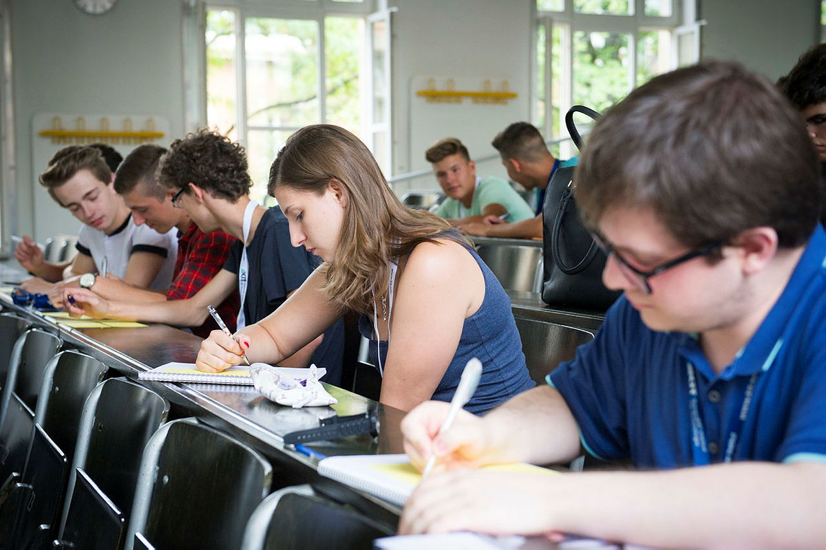 Studierende Hörsaal