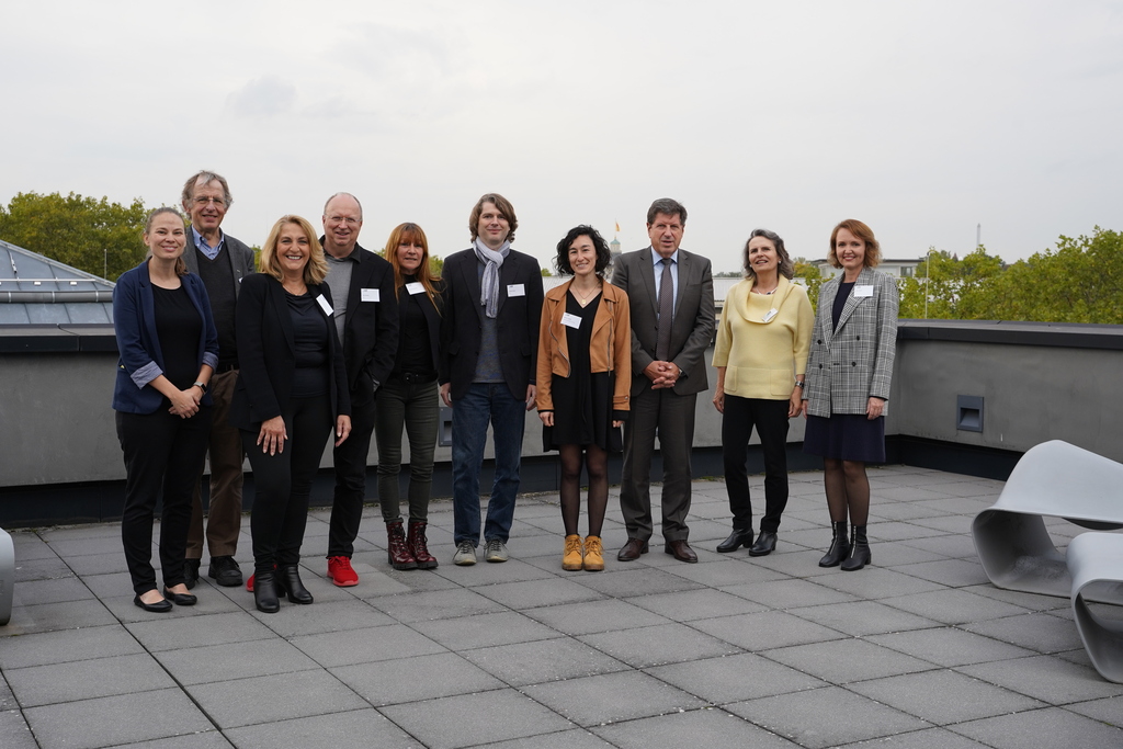 Gruppenbild von den Teilnehmern der Begrüßungsveranstaltung